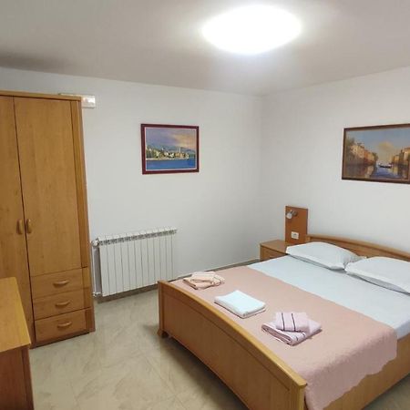 Apartments Familia Budva Luaran gambar
