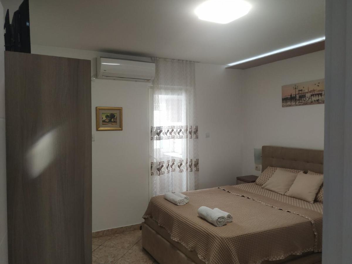 Apartments Familia Budva Luaran gambar