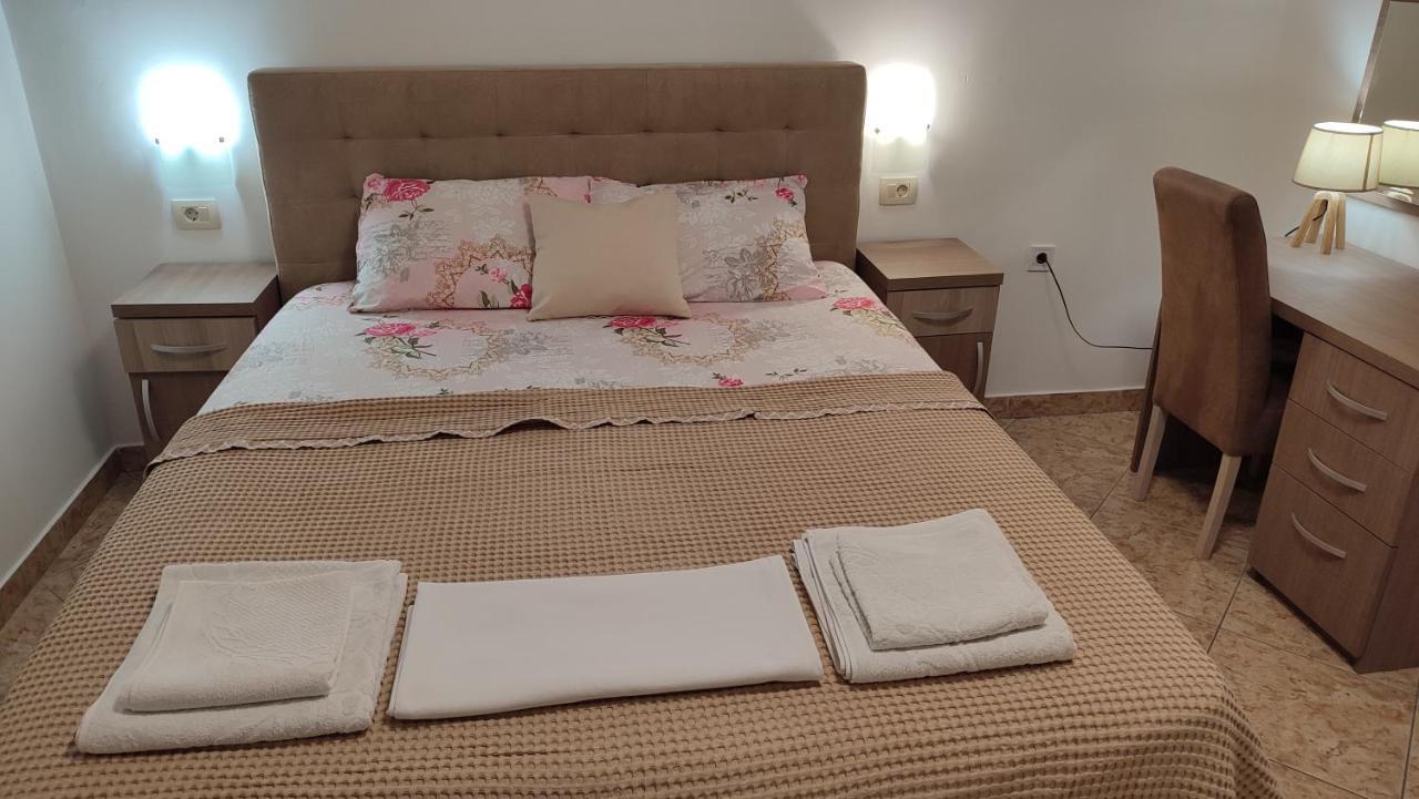 Apartments Familia Budva Luaran gambar