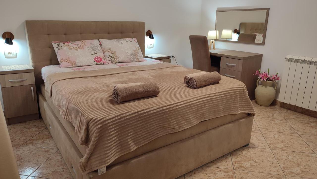 Apartments Familia Budva Luaran gambar