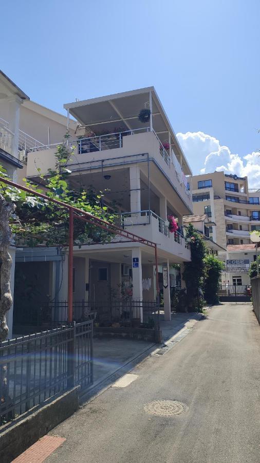 Apartments Familia Budva Luaran gambar