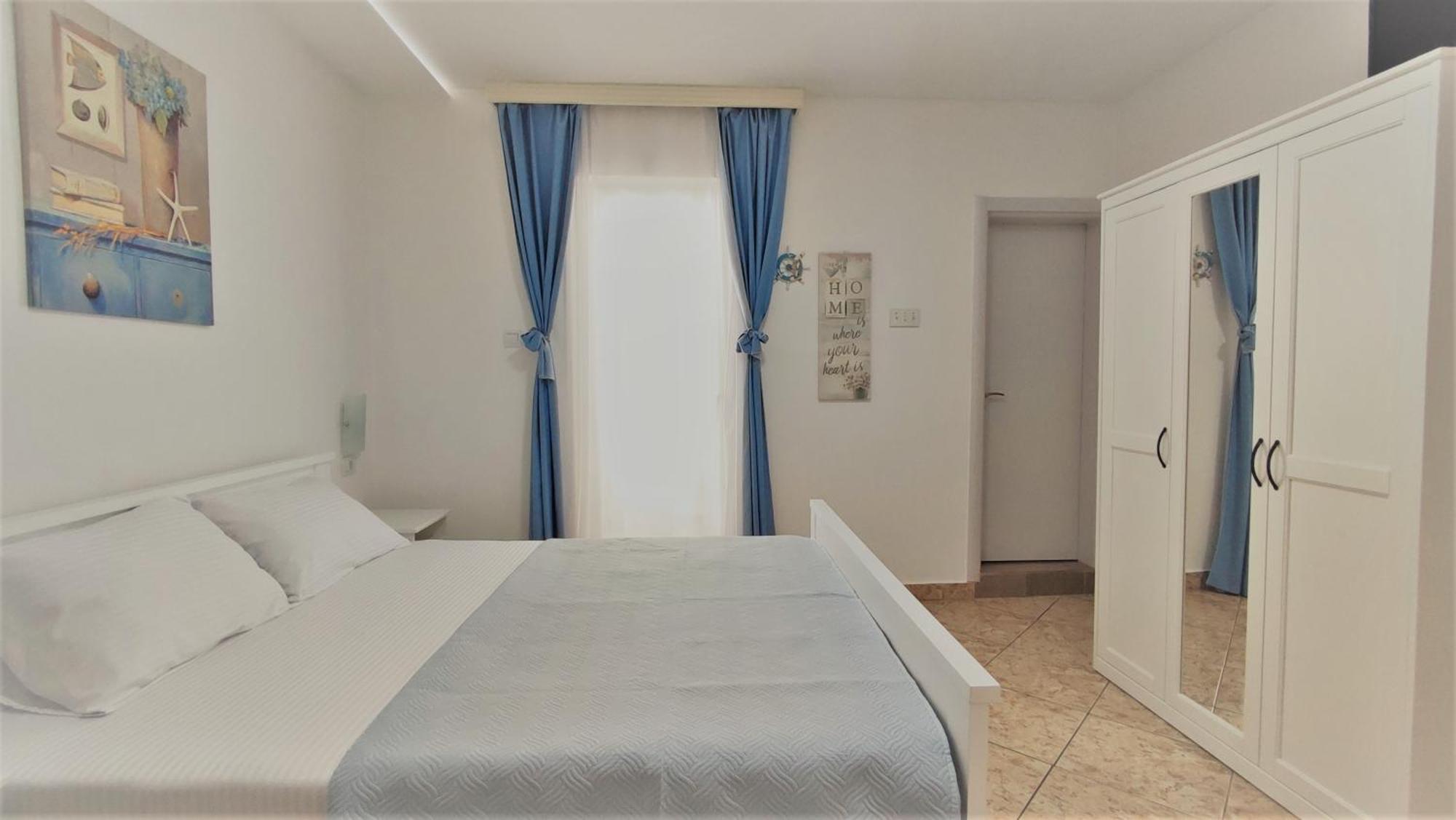 Apartments Familia Budva Luaran gambar