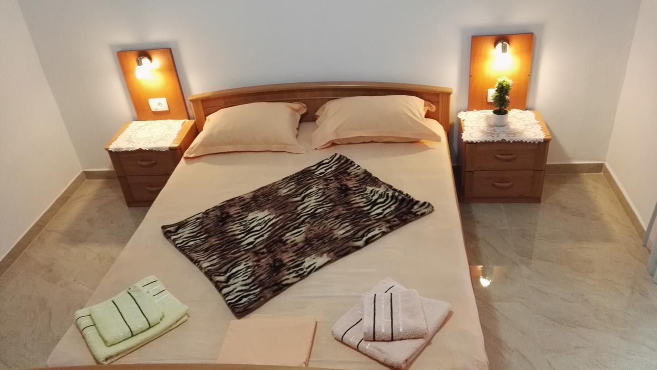 Apartments Familia Budva Luaran gambar