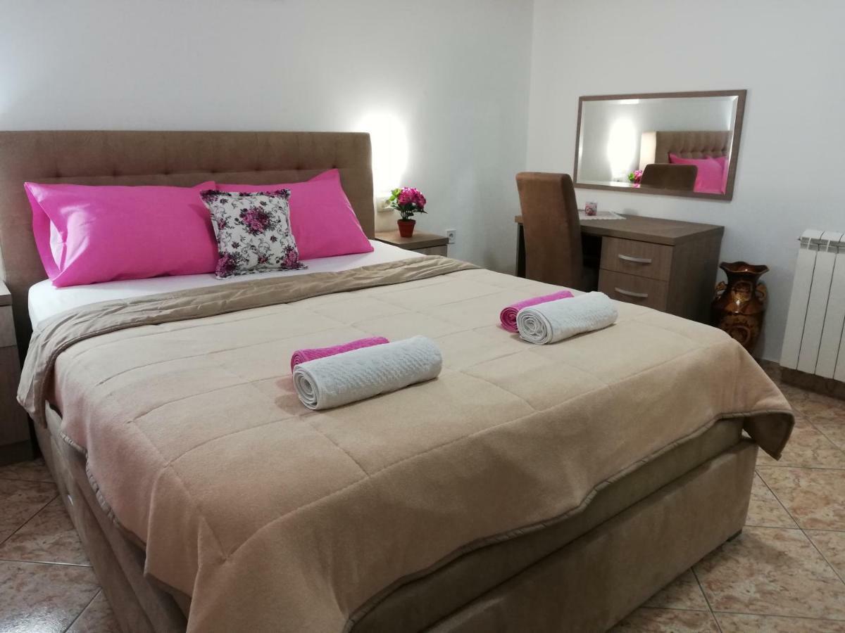 Apartments Familia Budva Luaran gambar